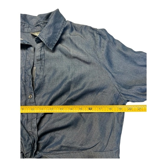 NEW YORK & COMPANY soho Blue Denim Button Knot Front Roll Tab Sleeve Shirt Sz M - Picture 9 of 12